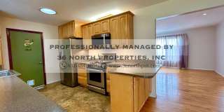 Beautiful Corner Lot Home 3bed/1.5 bath with Scenic Views and Modern Amenities Beautiful Corner Lot Home 3bed/1.5 bath with Scenic Views and Modern Amenities Gallery 5