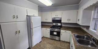 Nice 4 bedroom 1.5 bath home close to U of A and I-49 Gallery 10