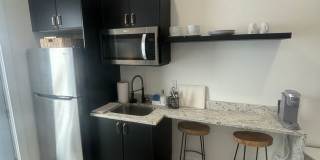 1Bd/1Ba in the HEART of Midtown! FULLY FURNISHED! Perfect for travelling Nurses or Students! Gallery 7