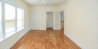 3521-29 1/2 N Broadway Gallery 19