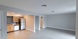 Pelican Lake Apartment Homes Gallery 11