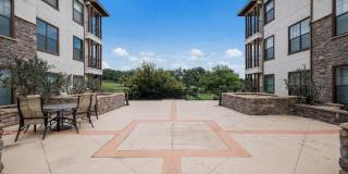 7342 Oak Manor Gallery 44