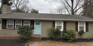 Lovely Three Bedroom Home in Darby Acres! Gallery 1