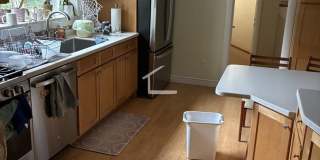 Rent a House in Newton 4bed/2.5 Bath - Parking included! Gallery 1