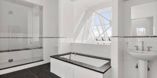 305 Second Avenue Gallery 1