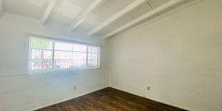 Swan Court Apartments - 1 and 2 Bedroom Homes! Gallery 33