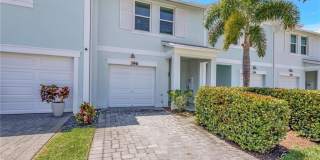 396 SE Sea Hunt Way Gallery 1