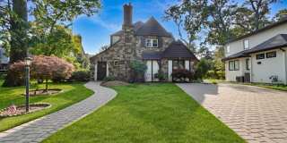 22 Parkwold Drive E Gallery 1