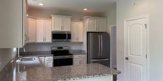 Like new home on cul-de-sac lot with 3 bedrooms, loft and 2.5 bathrooms! Gallery 7