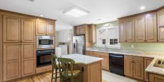 BEAUTIFUL 2200 SF RANCHER IN CHESTERFIELD Gallery 3