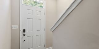 Stylish 3bd 3.5bath townhome for rent in the highly desirable Vermillion Gallery 9