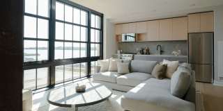 The Battery Gallery 17