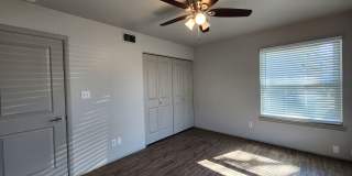 Walk to Das Rec / Close to Landa Park / Remodeled House/ Fridge / Fenced in Yard / NBISD Gallery 32