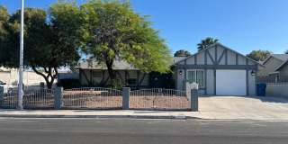 Spacious Single-Story 6-bed 3-bath Oasis with Private Pool and Spa in Spring Valley Gallery 1
