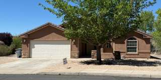 Charming 3 Bed 2 Bath + DEN/OFFICE Area! Gallery 1