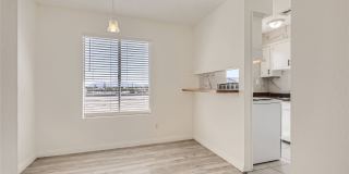 Stunning Recently Updated, 2 Bedroom Unit! ** MOVE-IN SPECIAL!! HALF OFF FIRST MONTH'S RENT!! ** Gallery 1