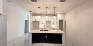 2404 Dickens Avenue N Gallery 2