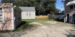 1322 W University Avenue Gallery 26