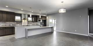 Stylish, Modern, Nearly New | 4-Bed | 2-Bath | Deer Creek Schools Gallery 10