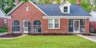Pre-Leasing for the 27-28 School Year! - Live in the Heart of Shandon – Stylishly Renovated Duplex with Charm & Convenience Pre-Leasing for the 27-28 School Year! - Live in the Heart of Shandon – Stylishly Renovated Duplex with Charm & Convenience Gallery 1