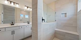 4470 Waterside Dr Gallery 18