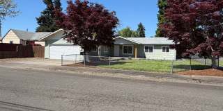 Beautiful 2 Bedroom on a Large Corner Lot! Gallery 1