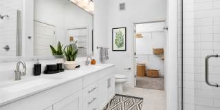 Everleigh Vernon Hills 55+ Active Adult Apartment Homes Gallery 19