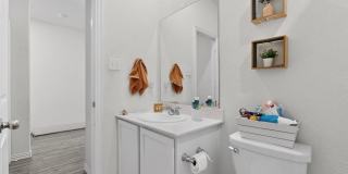 423 Pepperbark Avenue Gallery 21