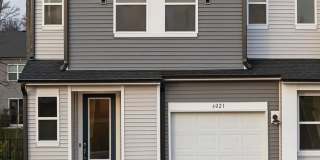 Room in 3 Bedroom Home at Endeavor Ln Gallery 11