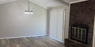 Stunning 3 Bed 2 Bath duplex Gallery 1