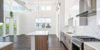 775 Juniper ST NE 605 Gallery 1