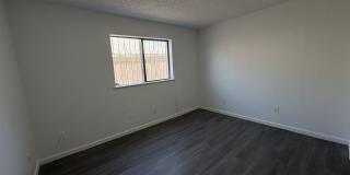 Large Living Area, rear yard has RV Access! Gallery 16