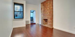 271 W 22nd St Gallery 1