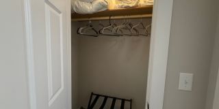 406 E 6th St - 4 Bed/4 Bath - Fully Furnished - Located Right By Kirkwood! Gallery 19