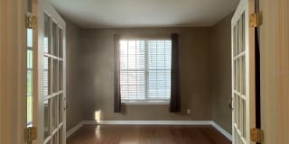 2549 TWAIN Drive Gallery 24