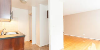 515 West Barry Ave Gallery 6
