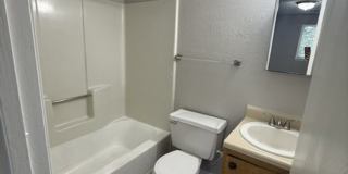 River Walk Apartments Gallery 28