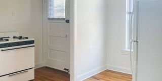 3521-29 1/2 N Broadway Gallery 41