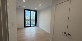 430 St Marks Place unit: 3B Gallery 5