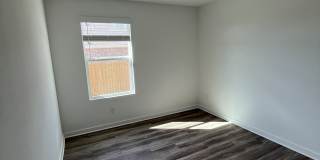 525 Arizona Street Gallery 20