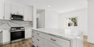 2216 Veteran Avenue Gallery 8