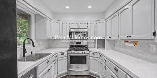 Freshly Renovated Four Bedroom Home in Bull Mountain! Gallery 9