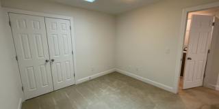 Townhouse / Burlington Gallery 20