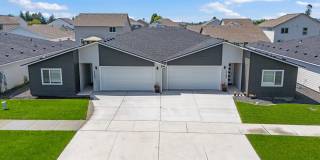 Zero-step Valley Duplex for rent! Gallery 1