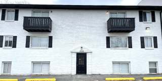East Ridge Apartments - Remodeled 1-2 bedroom unit w/ Balcony Gallery 1