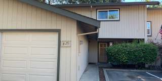 Beautiful 3/2.5 Townhome in Stonegate Area Gallery 1