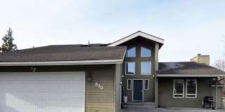 Grandiose Home on 1 Acre -- in East Wenatchee for Rent!! Gallery 1