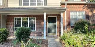 Charming 2 Bedroom Townhome in Chelsea Commons Gallery 1