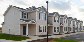 Two Story Townhome! Gallery 1