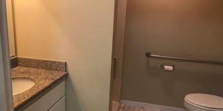 GROUND LEVEL 1 BR, 1 BA WHEEL CHAIR ACCESSIBLE UNIT! Gallery 9